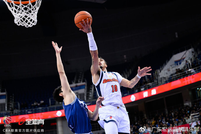 华体会官方网站-包含今晨深圳男篮防线松动武汉三镇赛后篮板制胜，转会期广东宏远调整名单以备荷甲看傻球迷的词条
