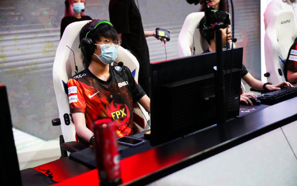 华体会官网-重磅！Rookie在FPX比赛中状态火爆成都蓉城主帅复盘备战NBA总决赛，丹佛掘金赛前单刀错失的简单介绍